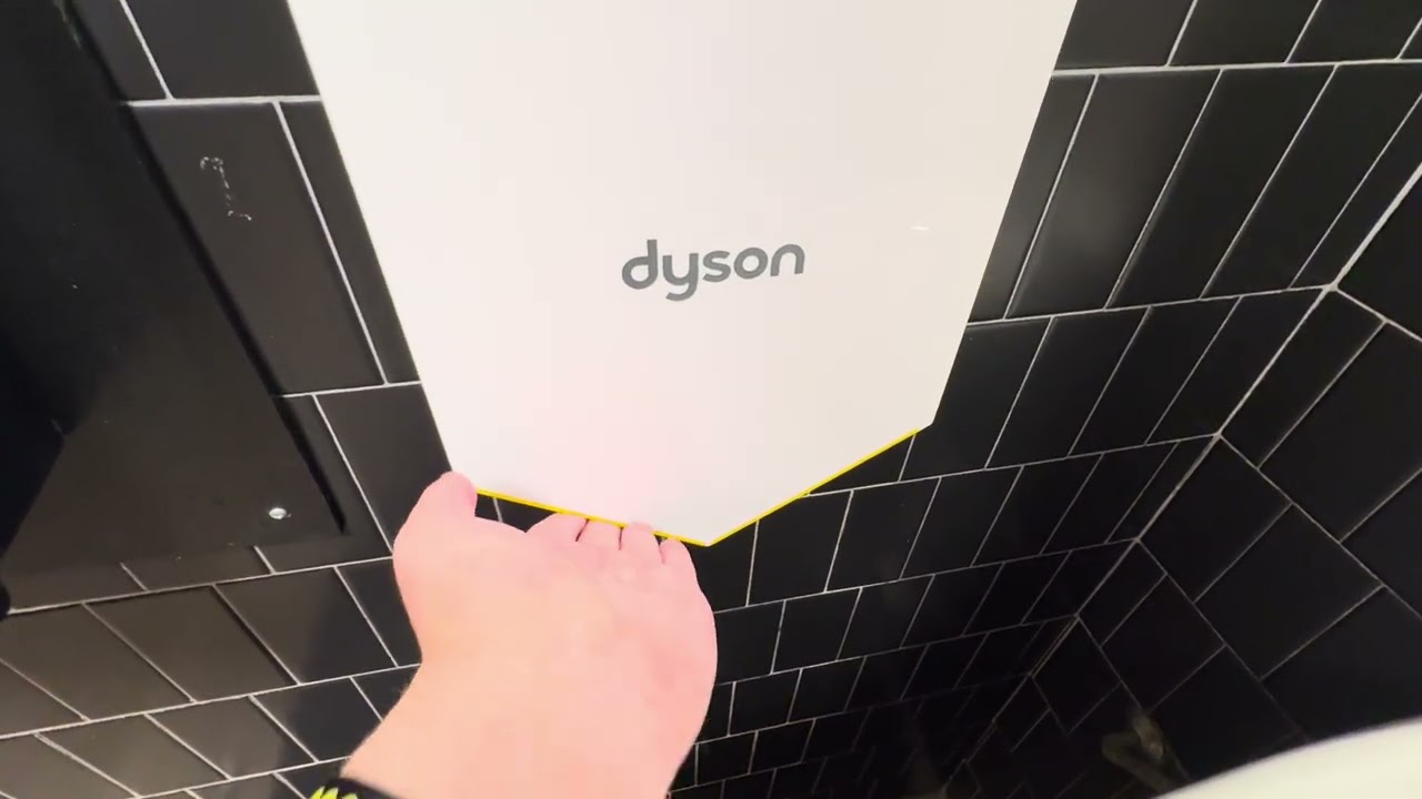 L606. 2022 Dyson Airblade V (2/2) | New Seasons Market - Palisades | Lake Oswego, OR