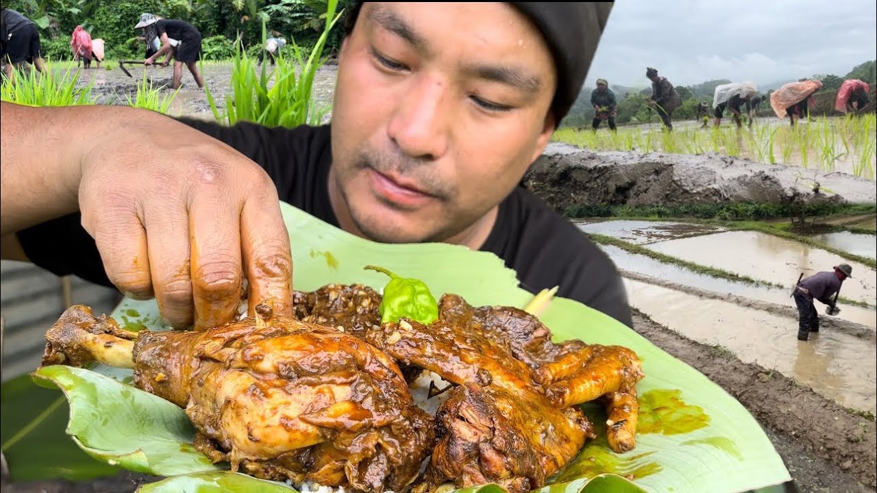 Naga farmers || no matter how the weather is our work has to be done || eating chicken gravy.