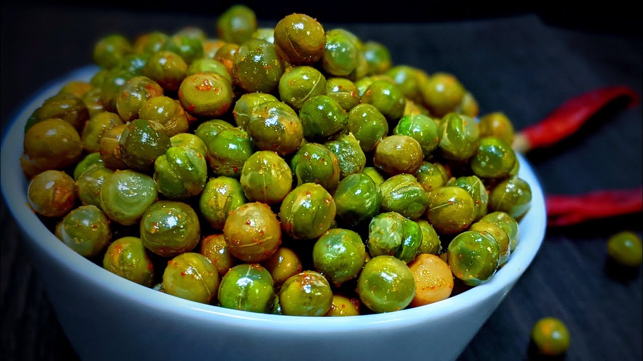 കറുമുറ കൊറിക്കാൻ ഗ്രീൻ പീസ് വറുത്തത് ॥ Crispy Green peas Fry