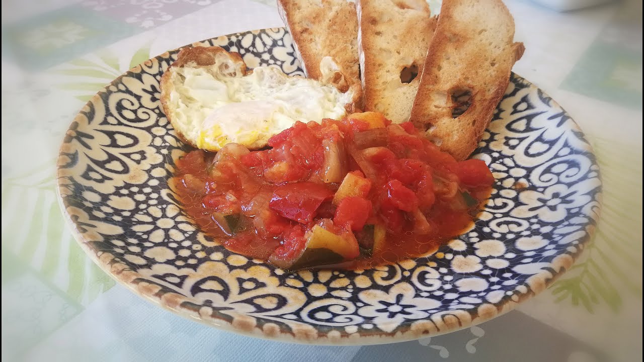 pisto de verduras con huevo al horno - COCINO YO 🌶️🍅🍆👨‍🍳👩‍🍳