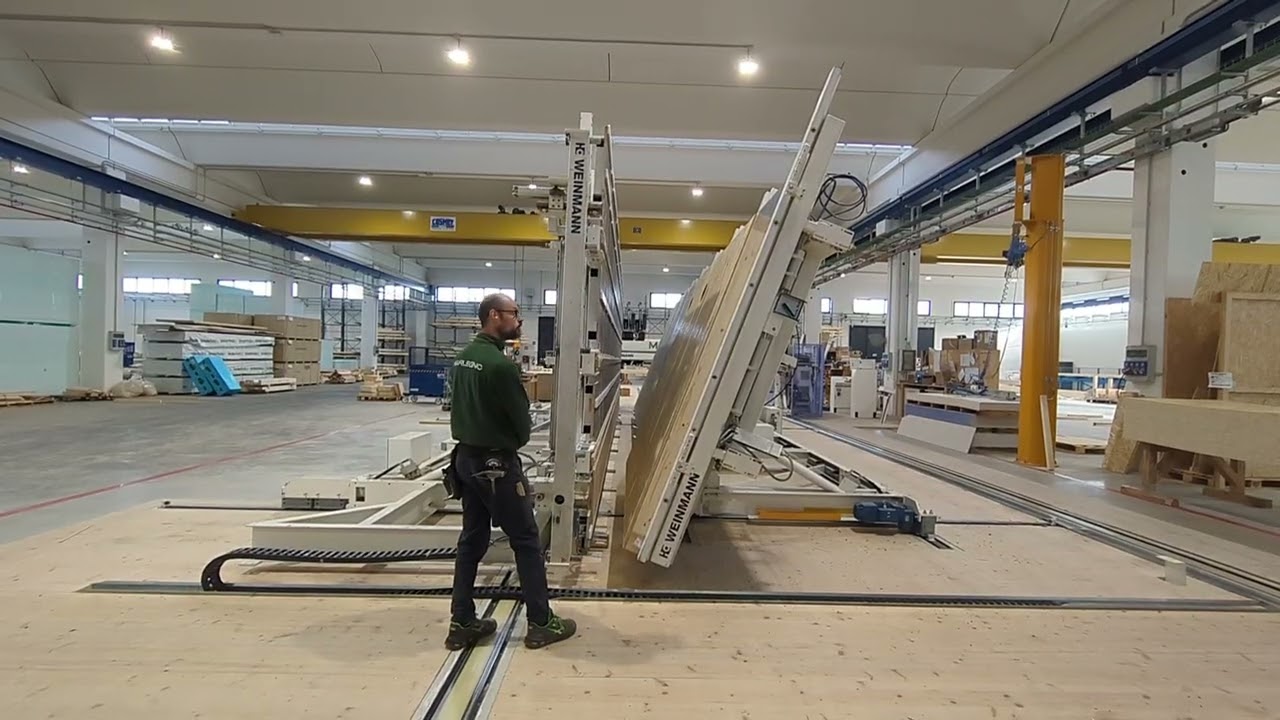 120-Second Factory Visit: Flipping a Timber Frame Wall with a WEINMANN Line at Marlegno