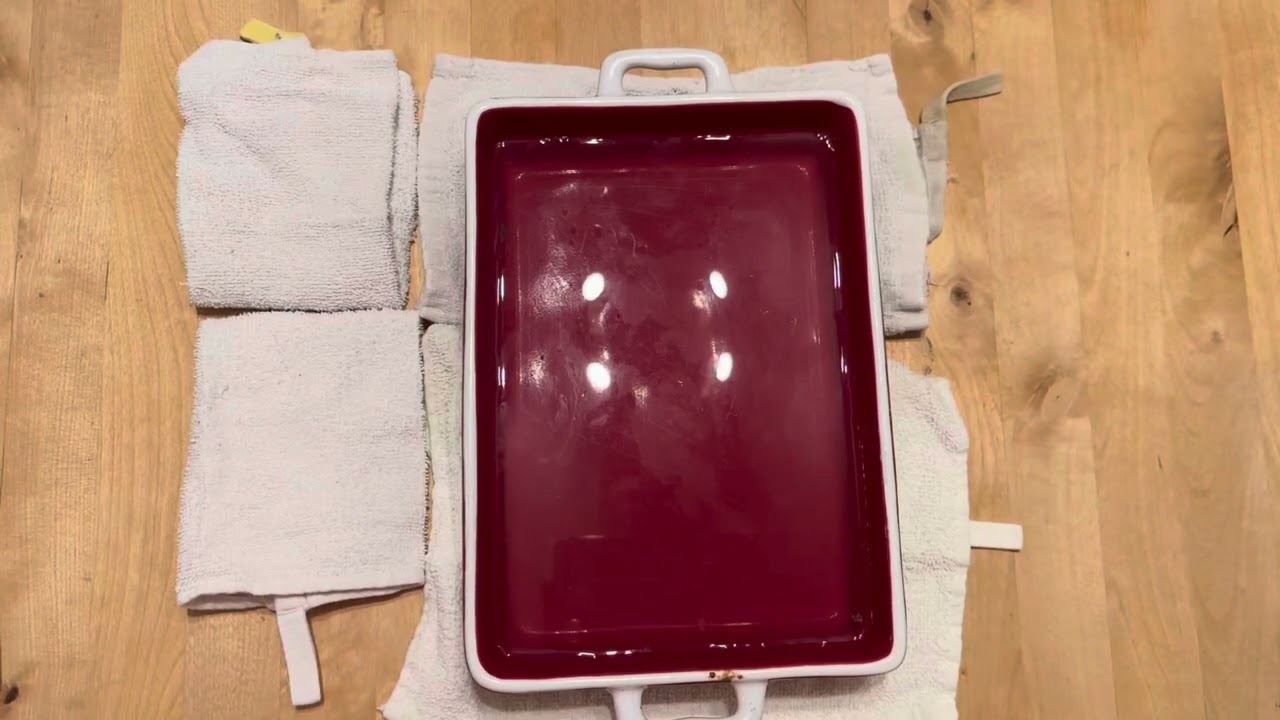 Individuelle Gestaltung einer Glastrinkflasche mit Wasserschiebefolie