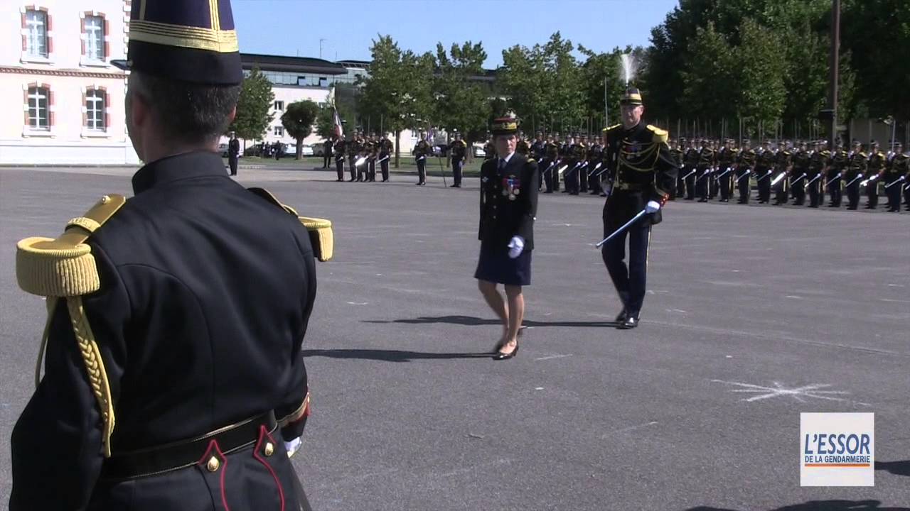 Cérémonie de prise de commandement - Générale Guion de Meritens