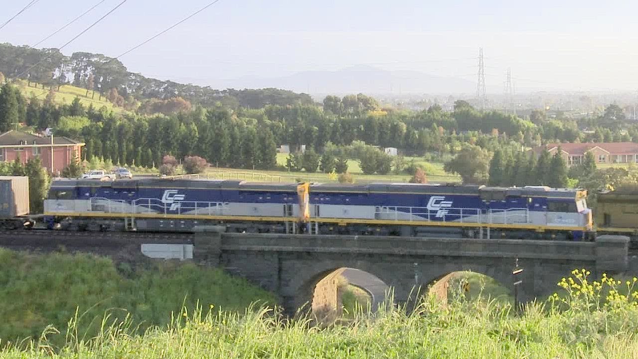 Aurizon PM1 with CFCLA CF Class Locomotives - PoathTV Australian Trains & Railways