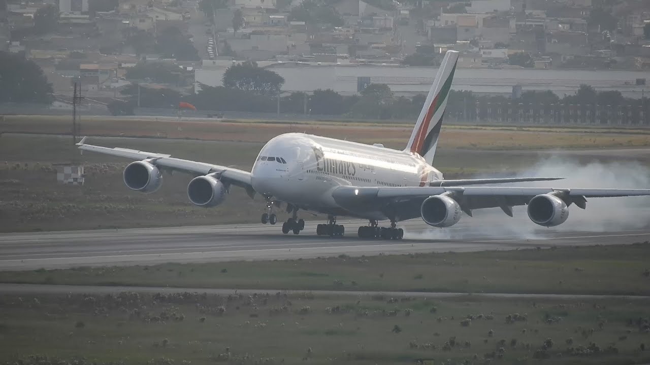 POUSO DO MAIOR AVIÃO DO MUNDO DE PASSAGEIROS EM GUARULHOS - SÃO PAULO 4K