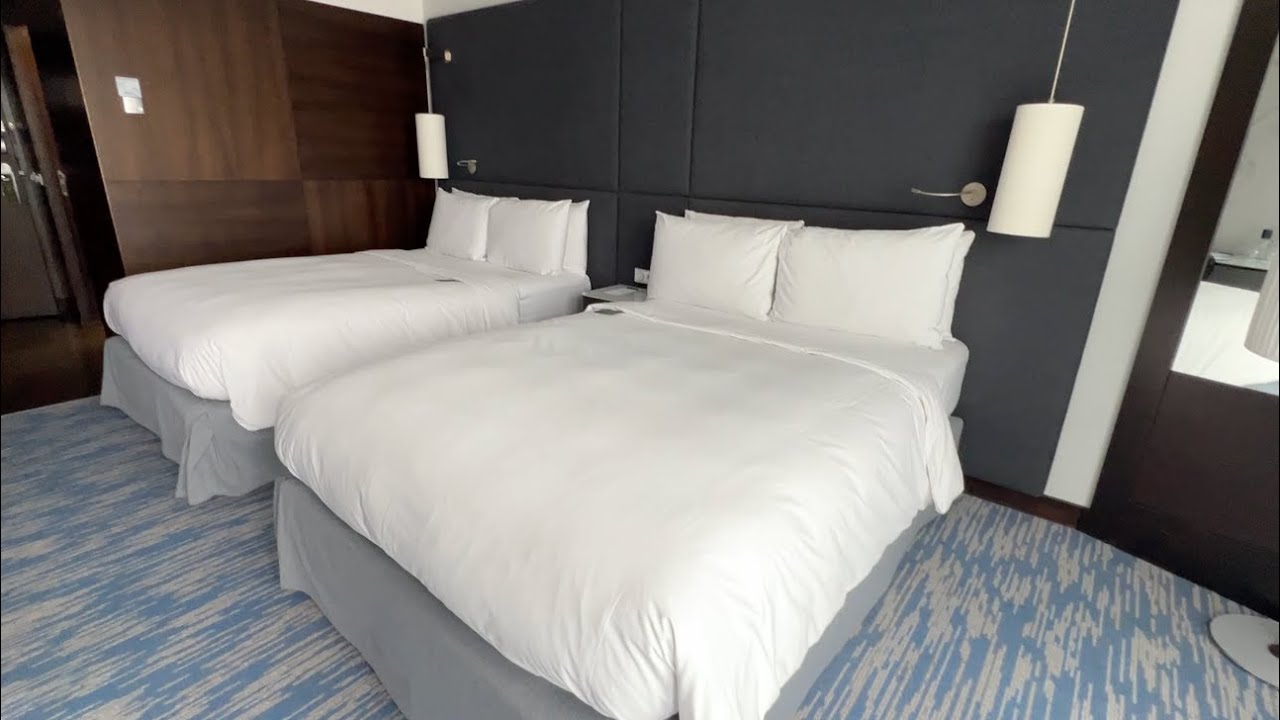 Renaissance Paris Arc de Triomphe Hotel, Room 403