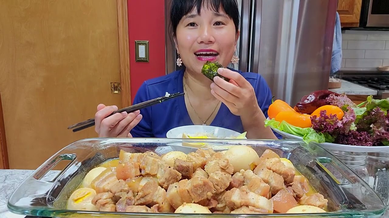 ĂN NGUYÊN NỒI THỊ BA CHỈ KHO TRỨNG GÀ 