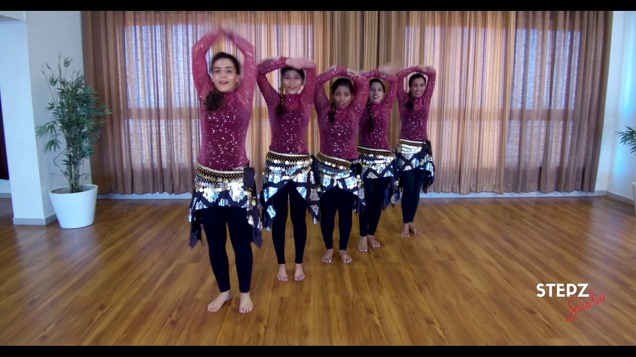 Akhiyan Milau Kabhi Akhiyan Churau | Raja | Aziza & Team Stepz | Belly Whack Dance | DanceAtStepz