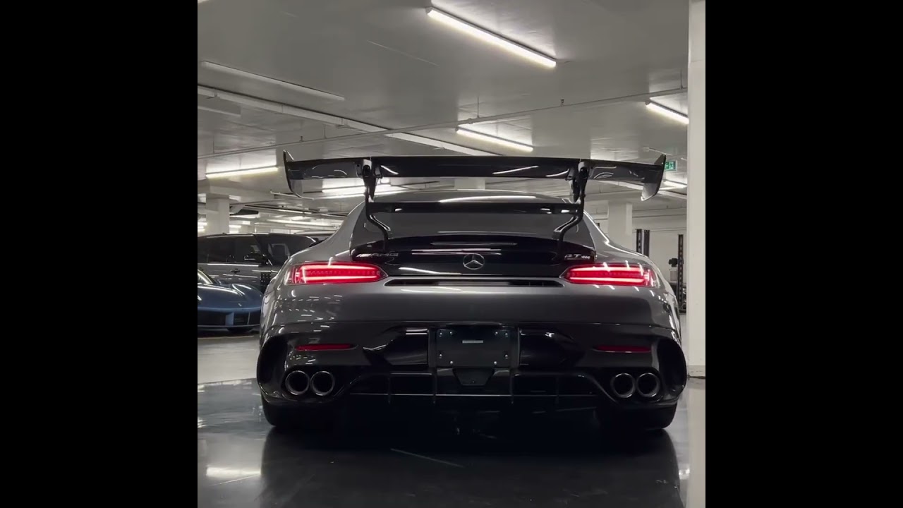 O Mercedes-AMG GT R Black Series 2021 é equipado com um motor V8 biturbo de 4.0 litros
