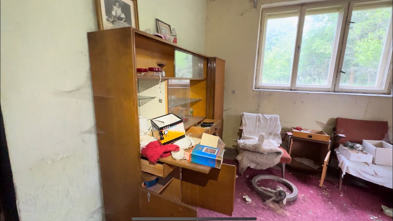 🏚️ opustený starý domček jednej pani neďaleko Detvy 🇸🇰 #urbex