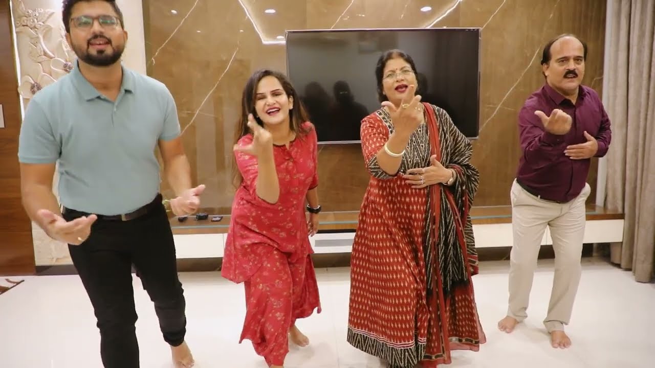 Humne Suna Hain Song| Mere Yaar Ki Shaadi Hai| LipDub| Weeding Song|  by patni family .