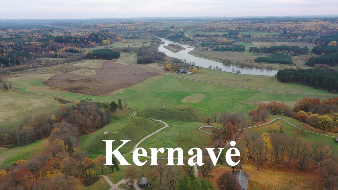 001 The mounds in Kernave - the first Lithuanian capital // Kernavės piliakalniai