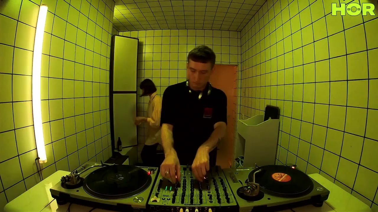 Unterwegs - The Lady Machine B2B Decka / October 20 / 8pm-10pm