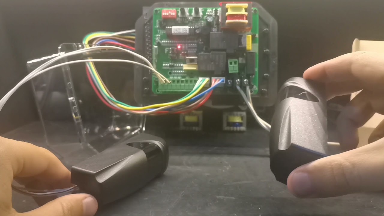 Instalación de Sensores Infrarrojos Inalambricos en motor de cremallera Lucchetti.