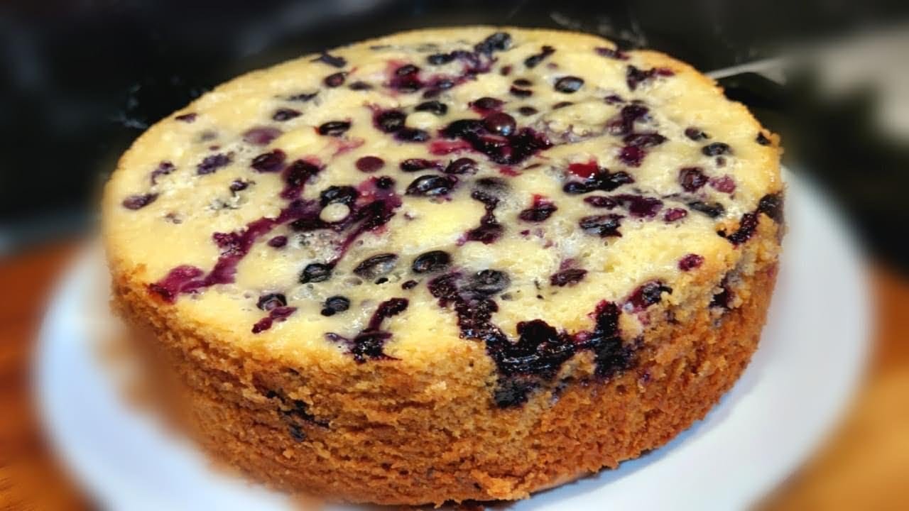BLUEBERRY CAKE RECIPE | NO OVEN BLUEBERRY CAKE WITH SAUCE | How to make Delicious Blueberry Cake