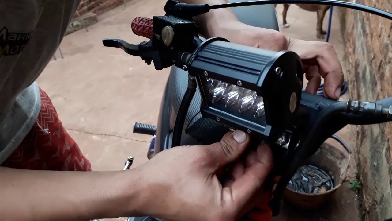 instalando LED  a la mondial 110cc