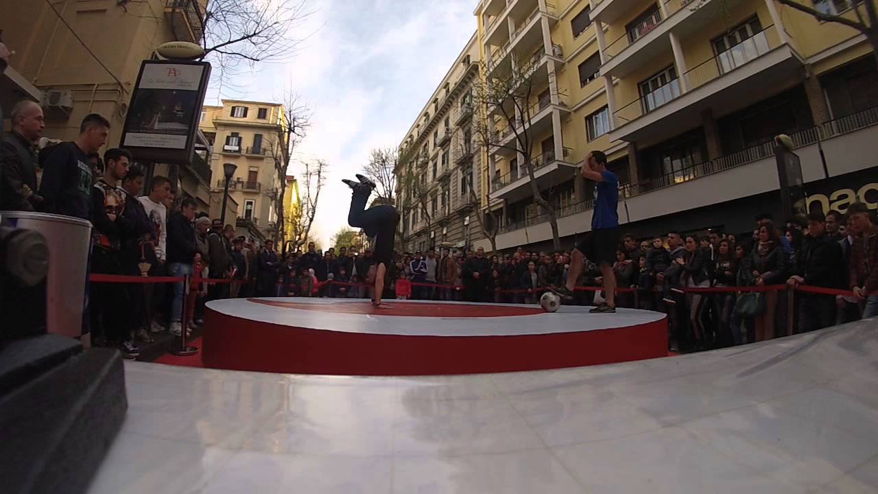 Davide Pisani vs Clem -  Top16 [Vodafone Freestyle Contest ] by Footwork.it