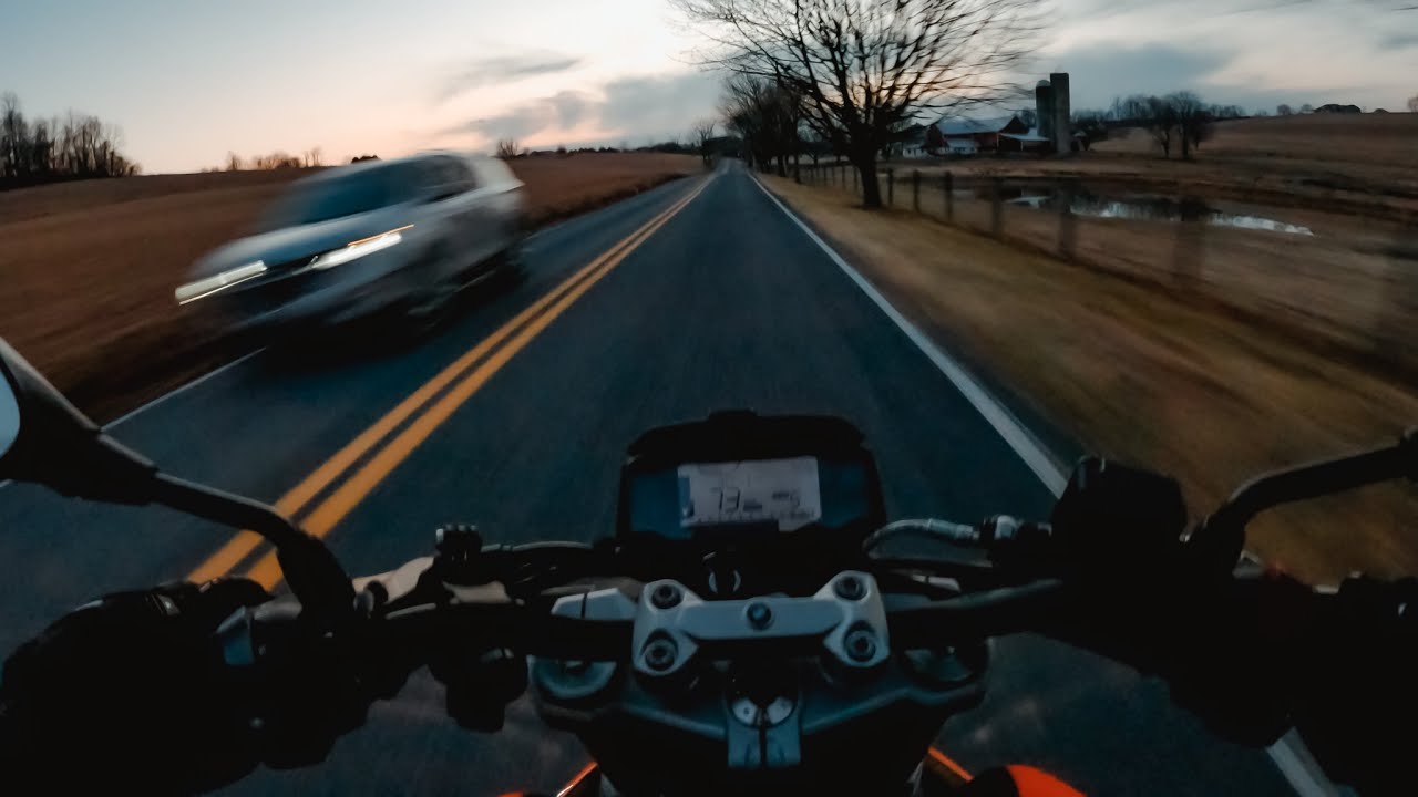 ⁴ᴷ Evening Ride on BMW G310R | Cinematic Backroads