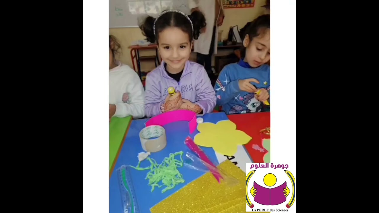 Pour un environnement sain, les enfants de la MS  en activité de bricolage et recyclage.