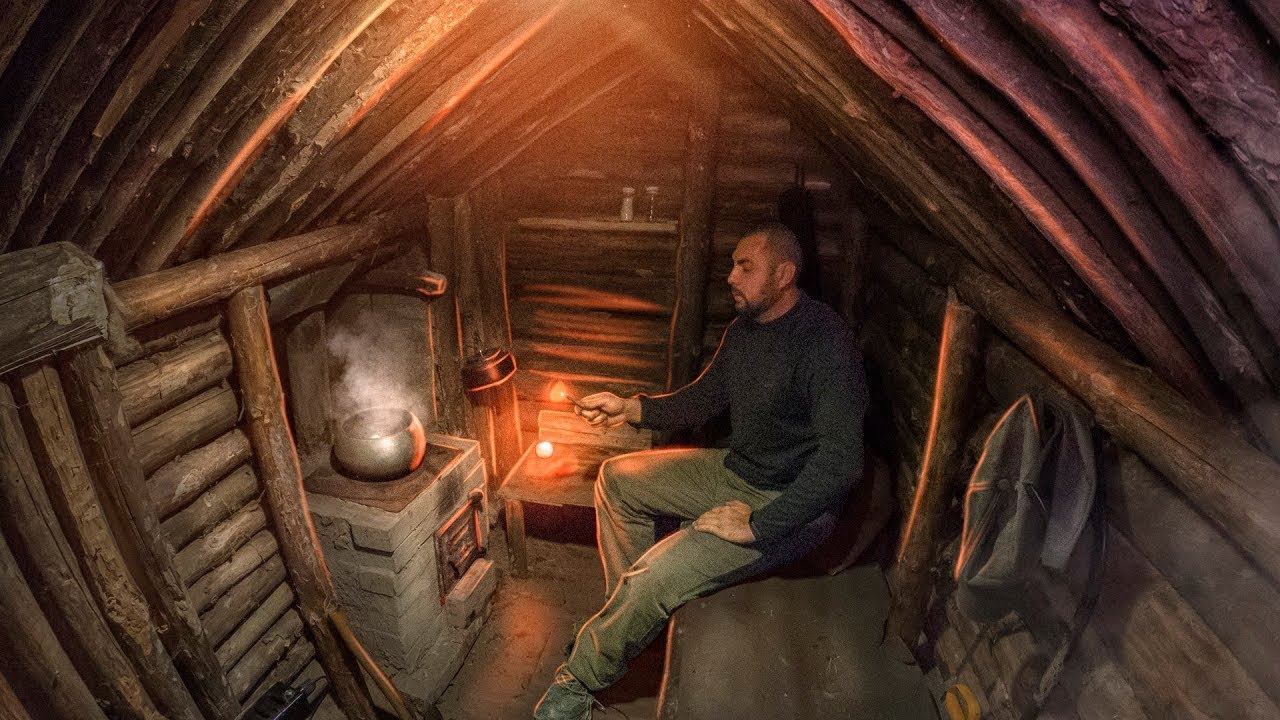 My first dugout in the forest, cooking on the stove, rain, forest camp without talking