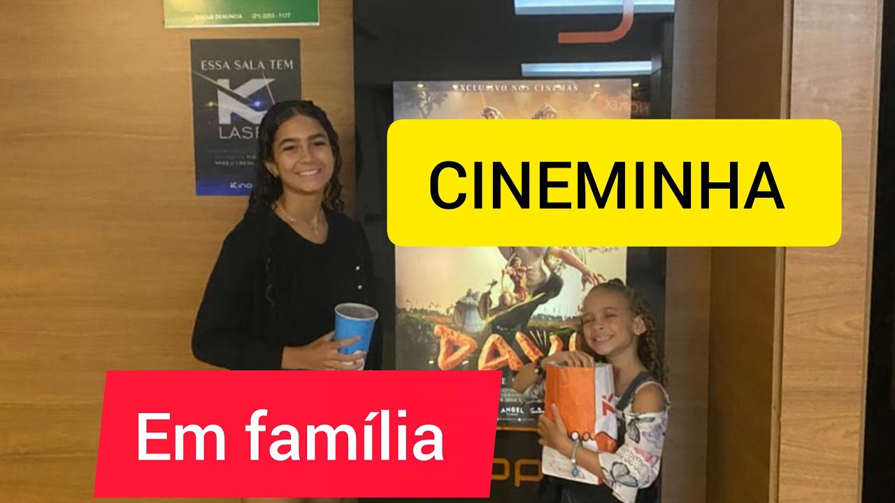 Cineminha com a família.