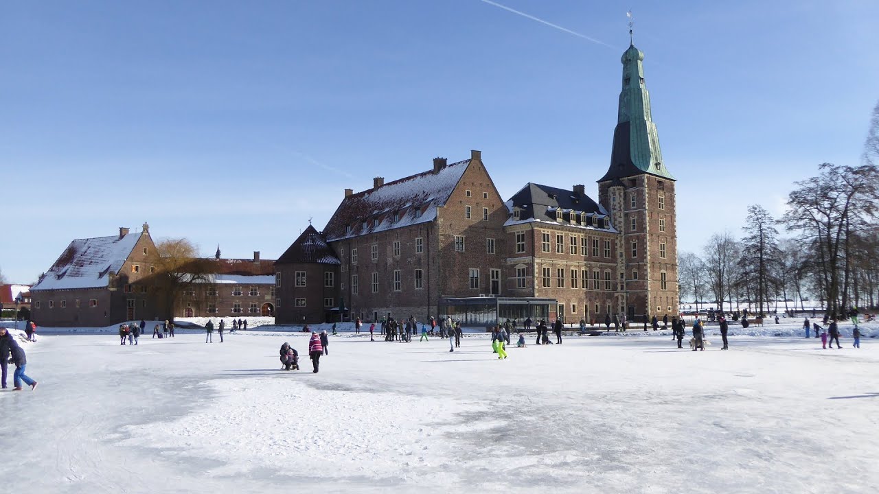 Schloss Raesfeld in Eis und Schnee