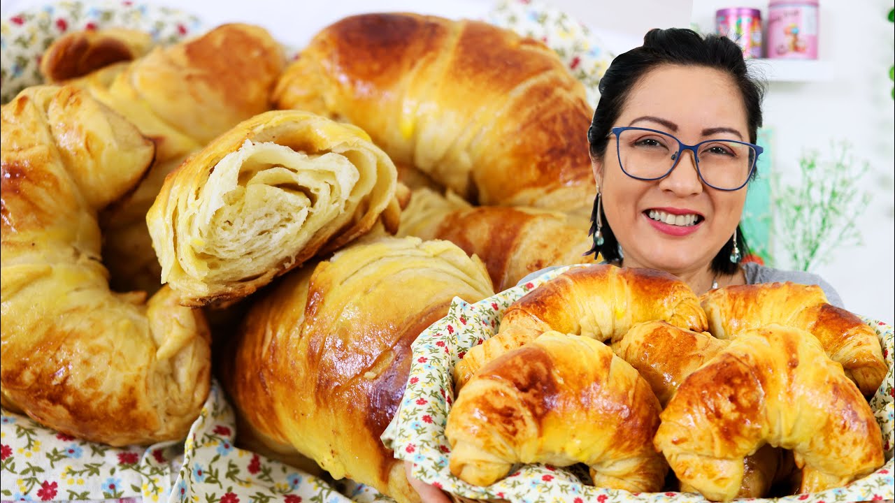 PÃO CROISSANT DE UM JEITO FÁCIL E SIMPLES - AGORA VOCÊ PODE FAZER NA SUA CASA ESSE PÃO TÃO DELICIOSO