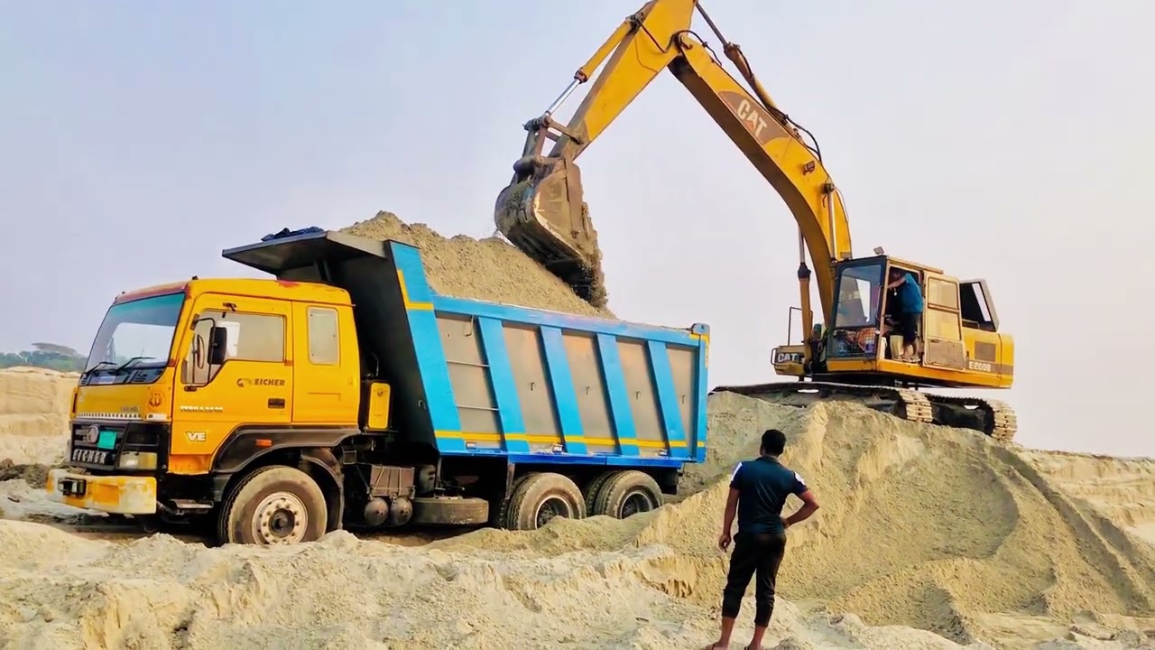 New Truck Fully Loading Backhoe Machine | Dump Truck Loading | Diy E200B Cat Excavator vs TaTa Truck