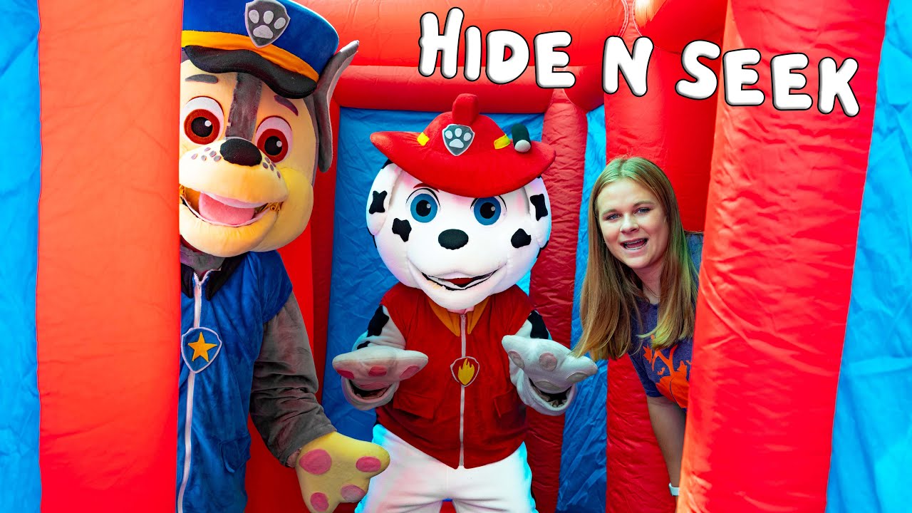 Assistant Plays Paw and Seek for the Paw Patrol Movie in the Giant Maze