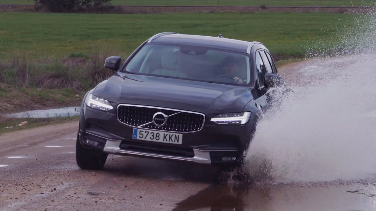 Salimos del asfalto probando el Volvo V90 Cross Country, ¿da la talla? | PRUEBAS - EXTREMAMOTOR