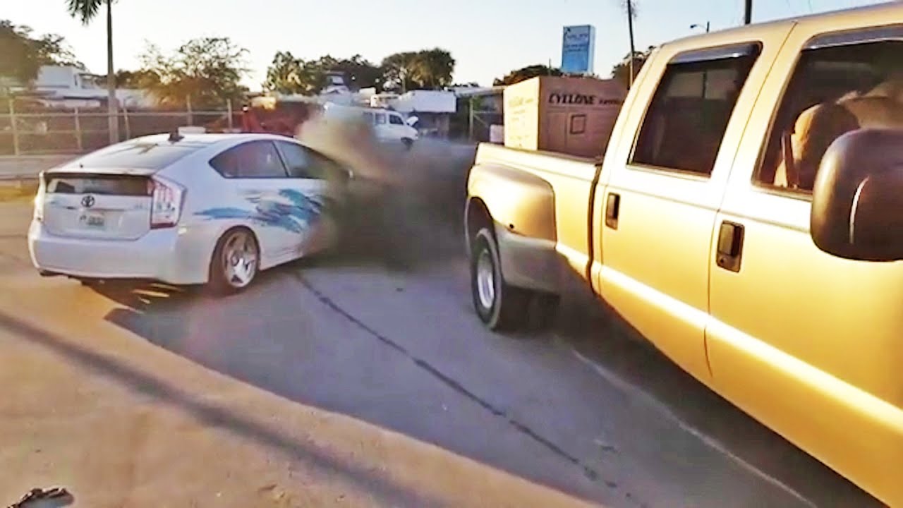 Rolling Coal on Prius | This is why Prius are dangerous for the environment