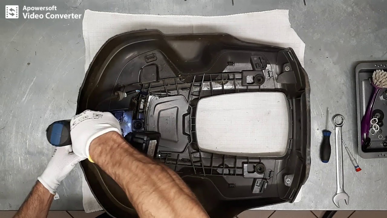 Husqvarna Automower robotfűnyíró tisztítása