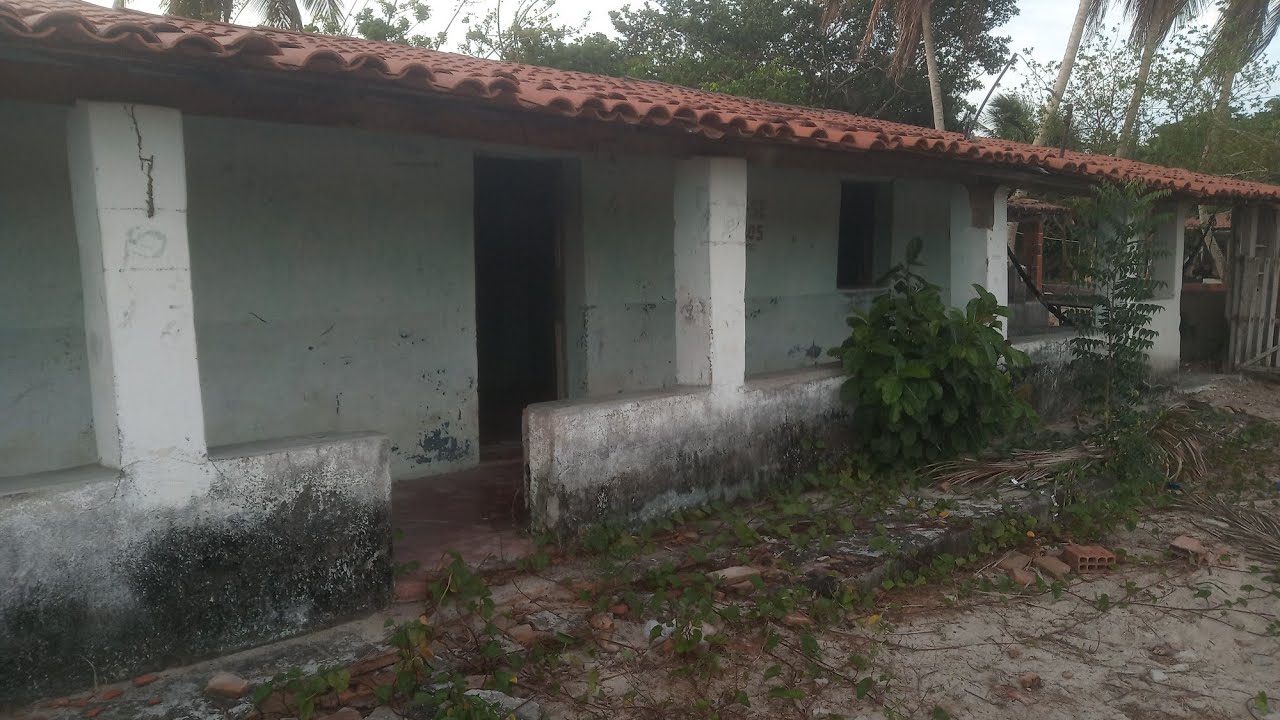 Olha aqui um casarão abandonado