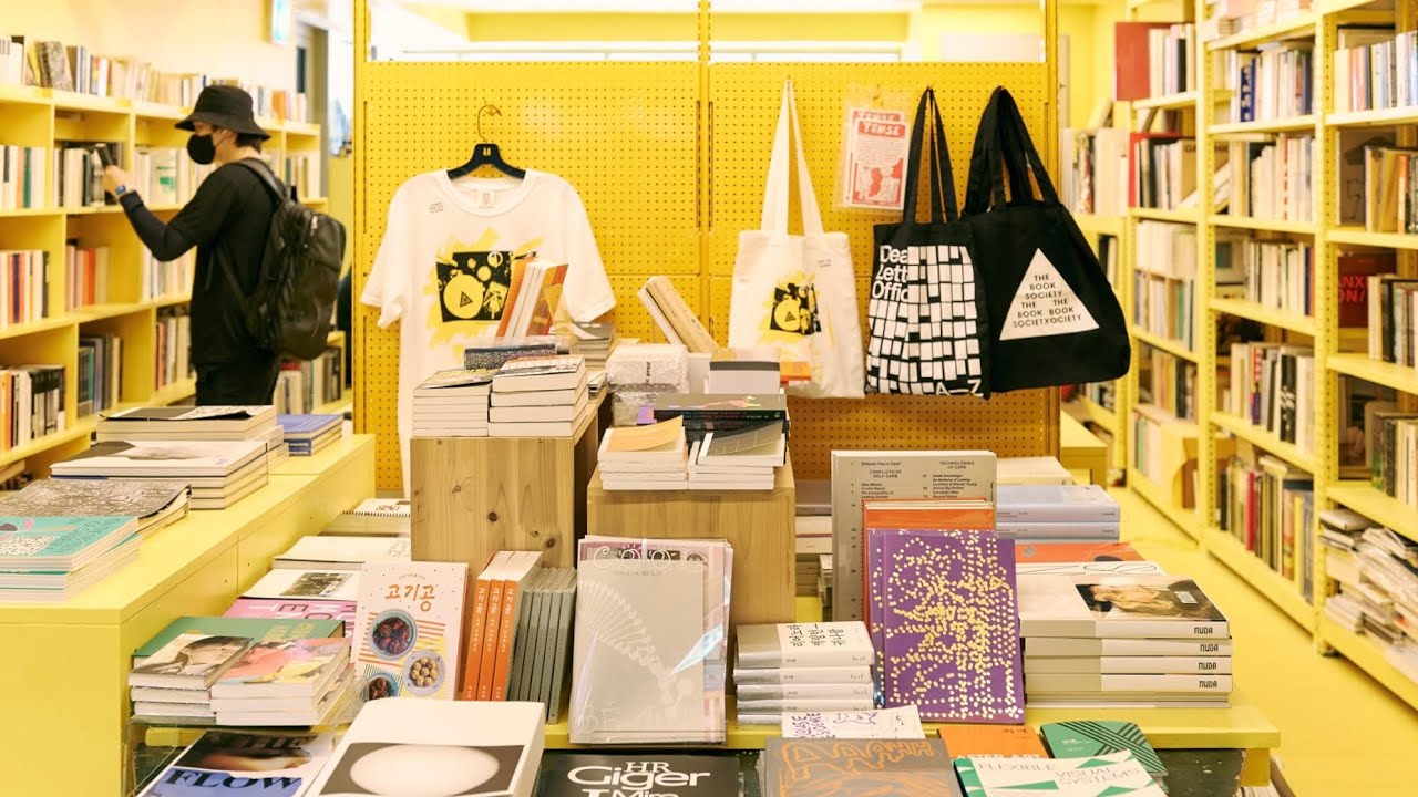 📚 *BOOKLOVERS WILL MELT HERE!!!* Indie Bookstore in Seoul, South Korea (The Book Society) 🇰🇷