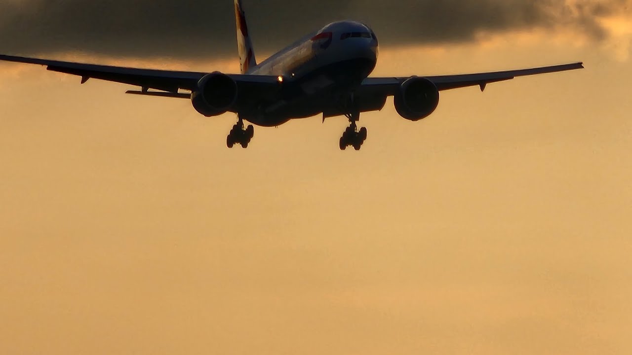 777-300(ER)TAL landing