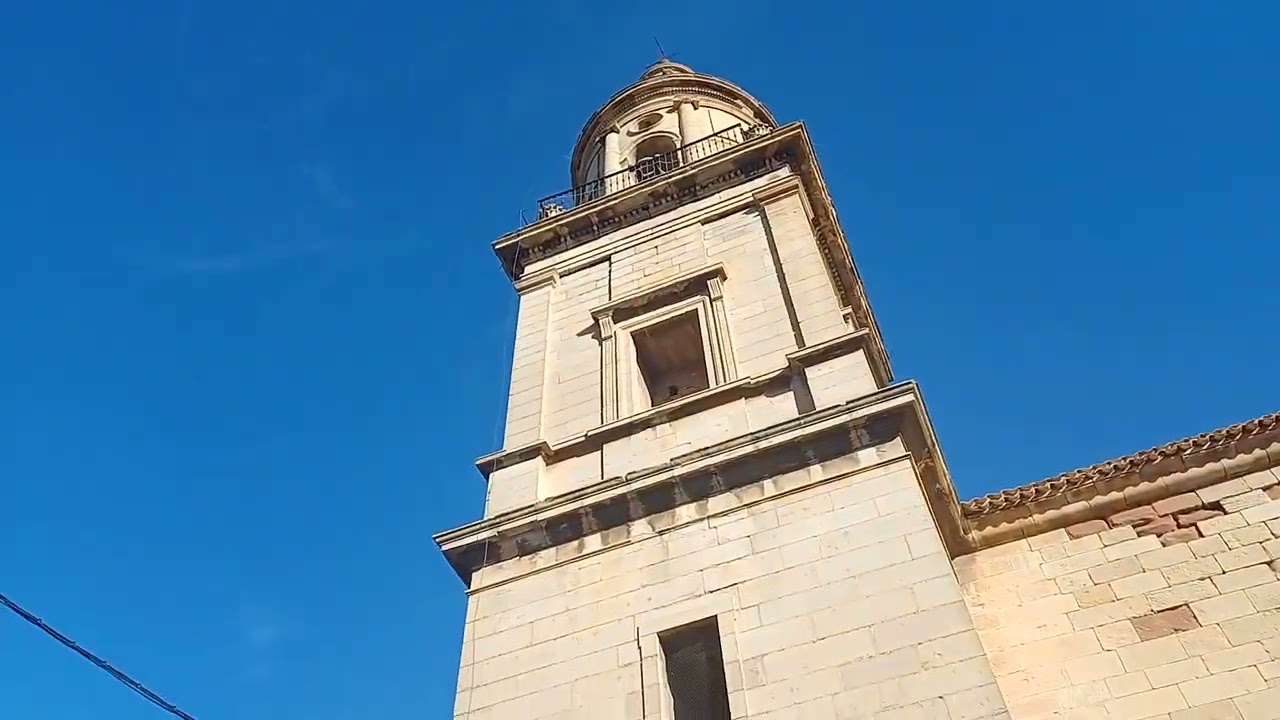 Volteo general de campanas en Mendavia (Navarra) por Navidad (falta un campanillo)