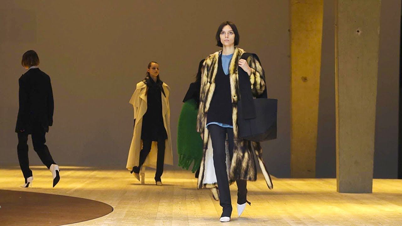 Celine | Fall Winter 2017/2018 Full Fashion Show | Exclusive
