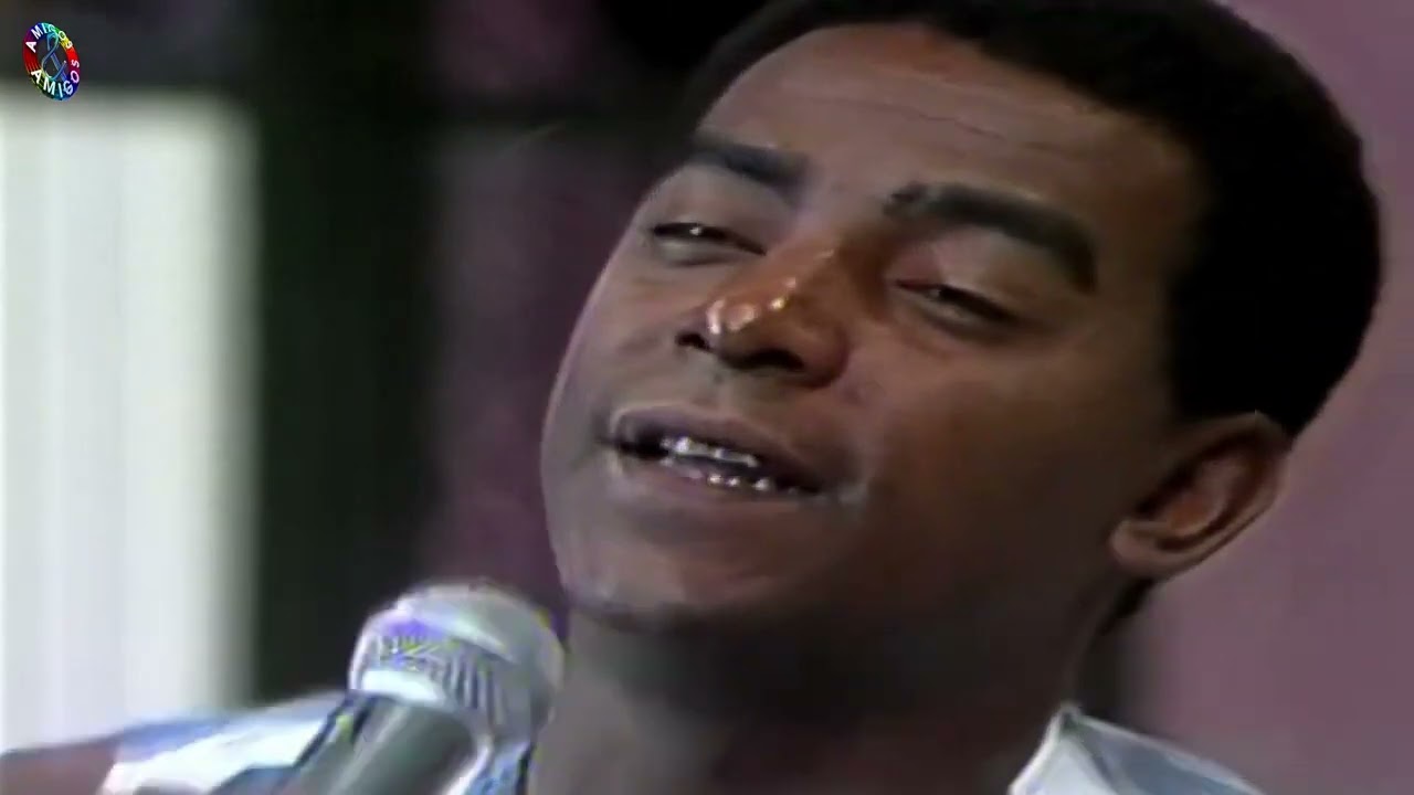 Domingão do Faustão | Raça Negra canta "É Tarde Demais" em 1996