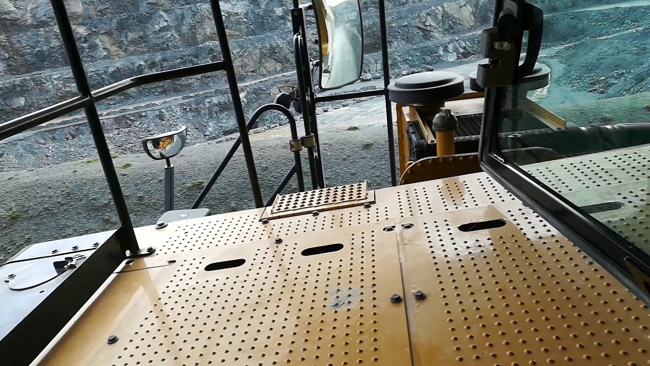 caterpillar 775G in board sound