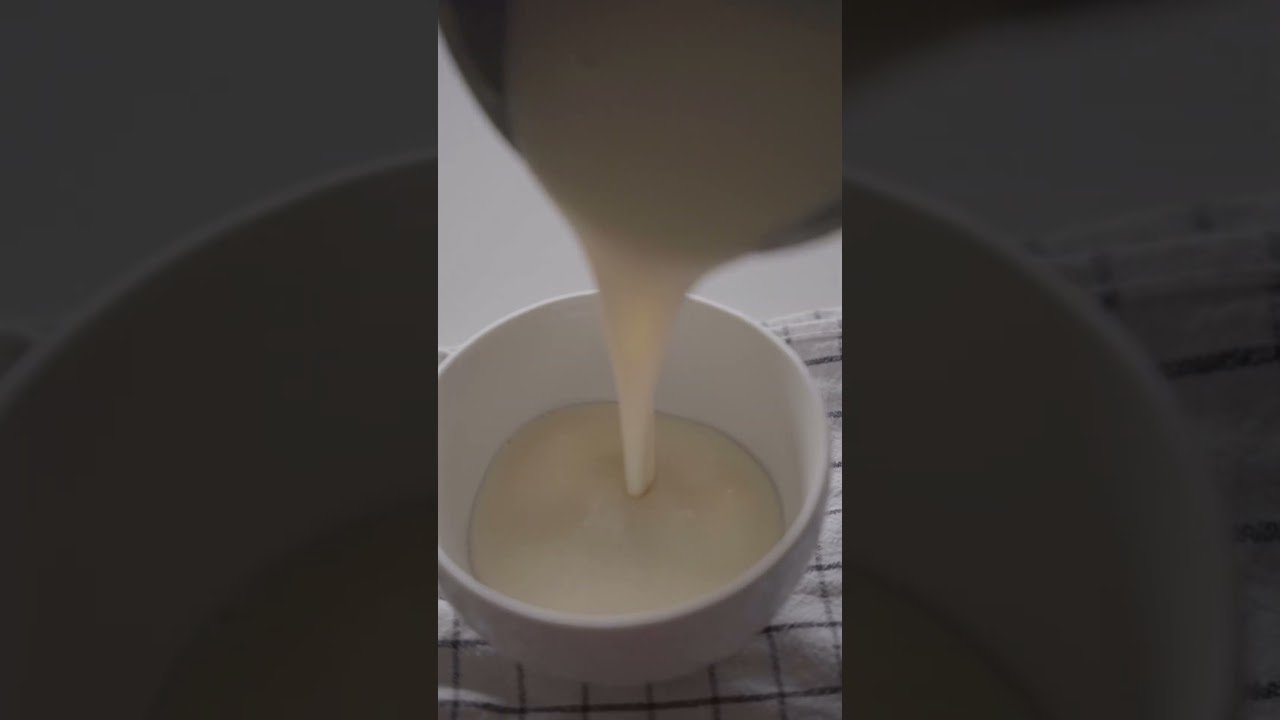 Is that the best vanilla sauce ever? Recipe in the description #recipe #cream #vanilla