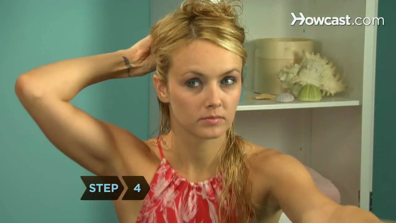 How to Blow Dry Your Hair Straight