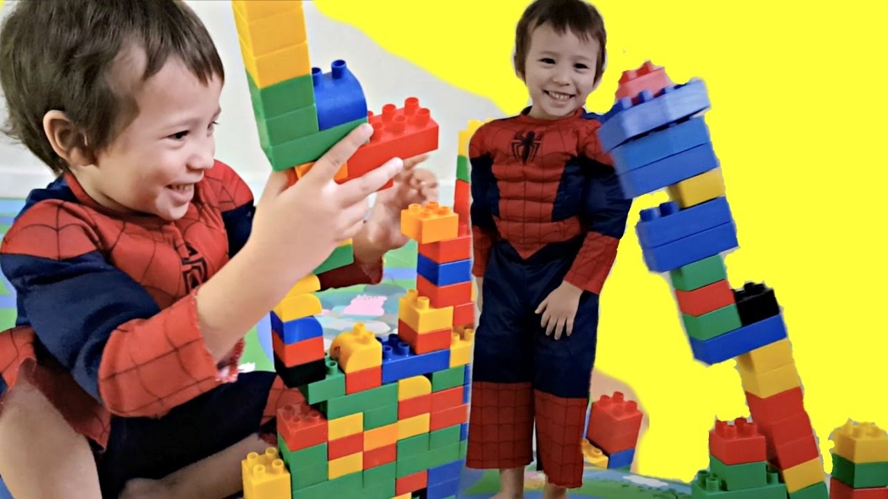 Małe dzieci do zabawy With budynku blok zabawek - SpiderKids Budowanie Wysokich Zamki Mega Bloks