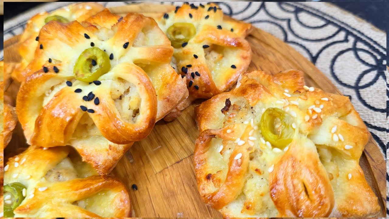 مطبخ ام وليد / مملحات الوردة بعجينة خفيفة و حشو و لا أسهل 😋 😍 🥰. 