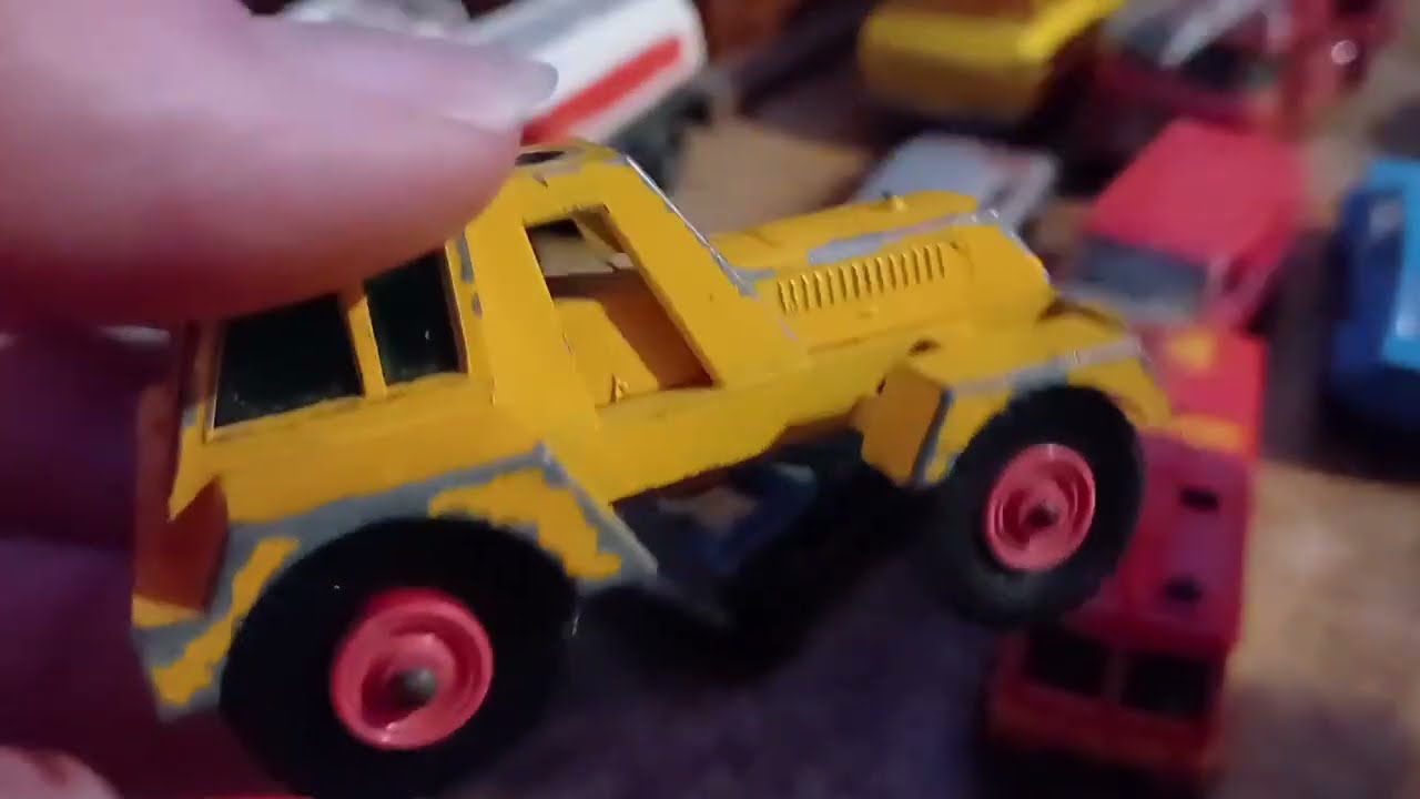 Распаковка лотов с винтажной литой игрушкой Dinky Corgi Matchbox