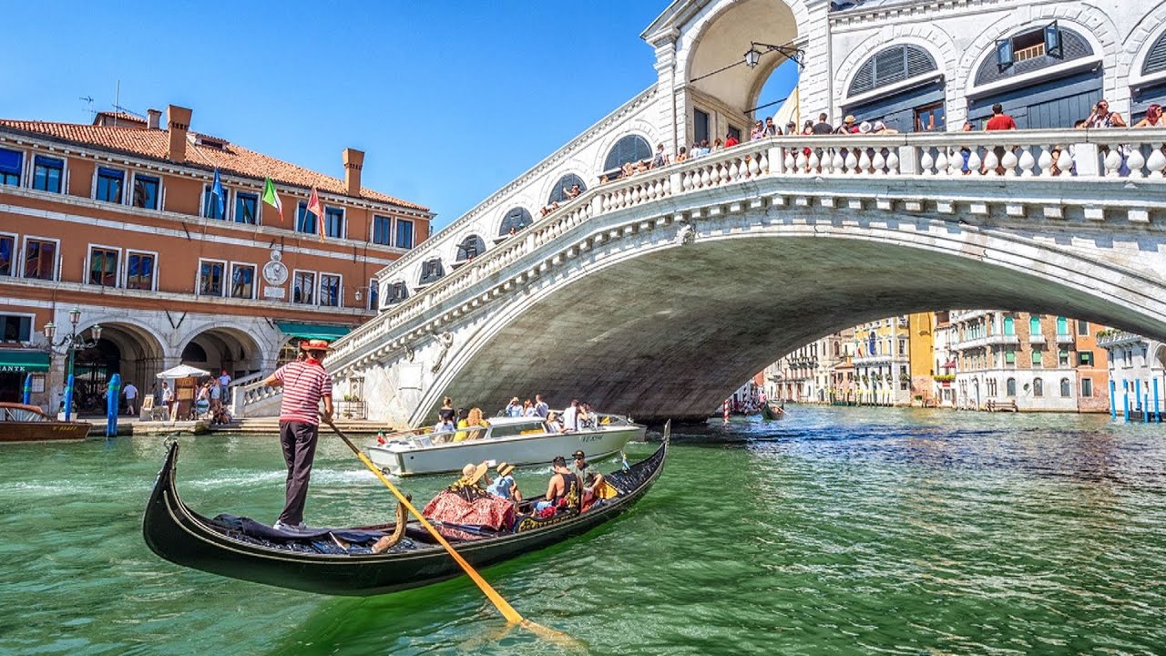 Venice To Begin Charging Tourists &euro;5 fee To Enter City