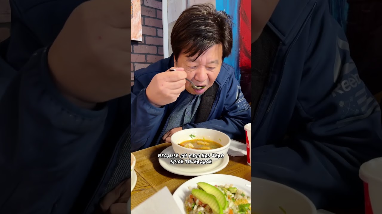 мои китайские родители впервые пробуют мексиканскую еду 😳