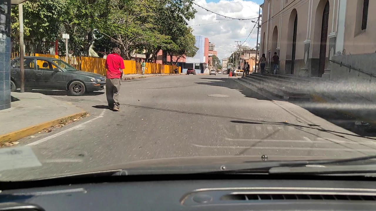 Venezuela estado Lara Barquisimeto carrera 15 desde la rotaria hasta la Vargas semana radical