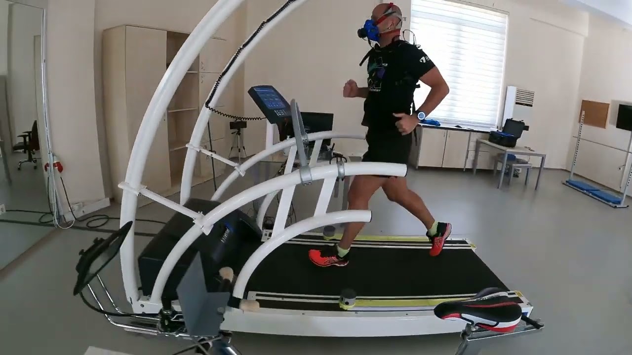 COSMED K5 at Turkish Olympic Preparation Center for master triathlete VO2max test.