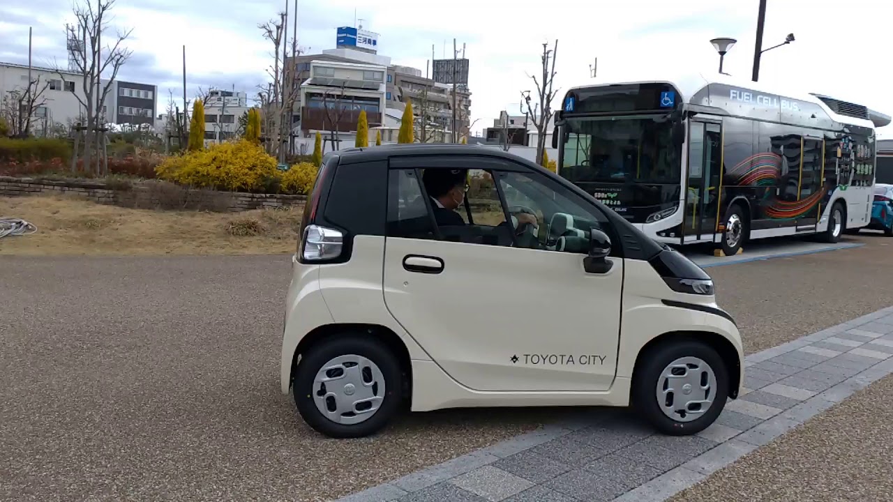 超小型BEV C⁺pod (シーポッド) With i-ROAD.