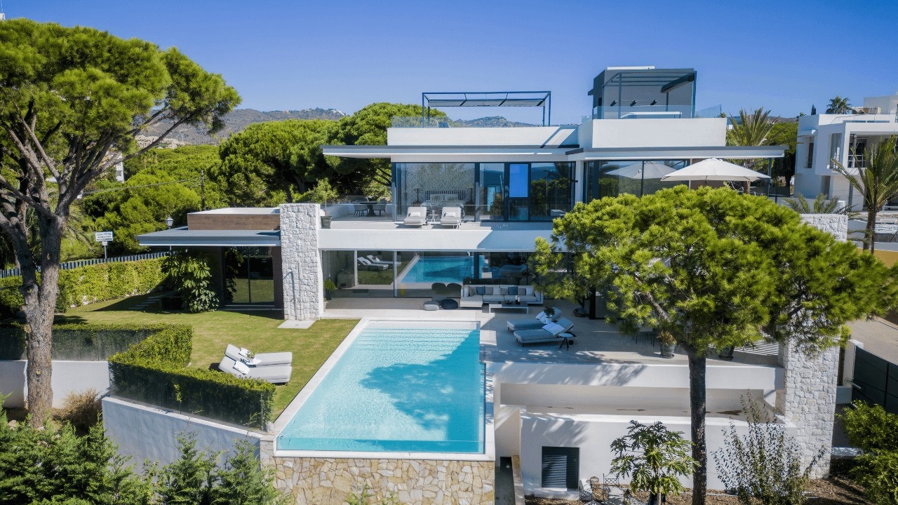 6.250.000&euro; 6 Beds Marbella East Villa DV3575